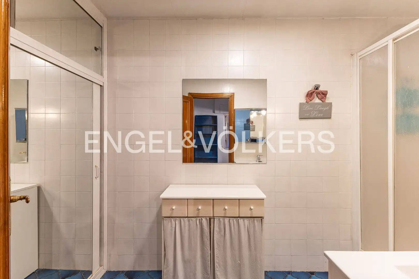 Badezimmer von Wohnung zum Verkauf in Madrid mit Heizung und Parkett