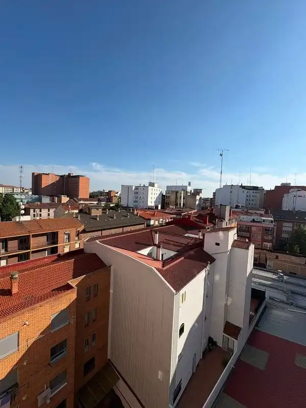 Vista exterior de Pis en venda en Hospital 