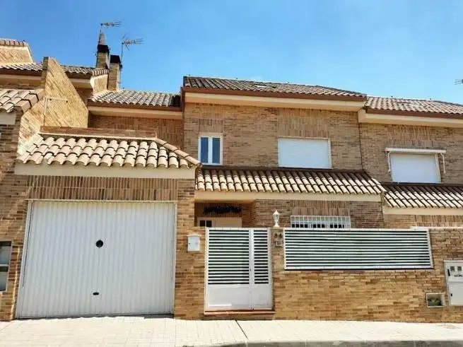 Adossat en venda a Calle Ciudad Real