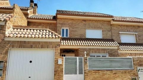 SE VENDE casa adosada OKUPA en C Ciudad Real  de Yuncos