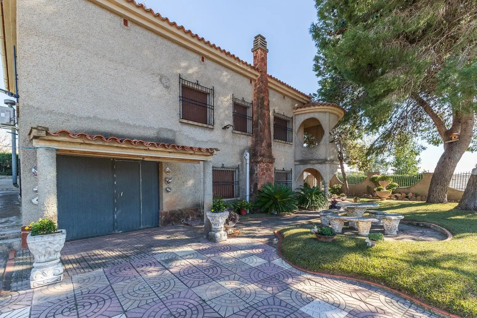 Vista exterior de Casa o chalet en venta en La Pobla de Vallbona con Aire acondicionado, Calefacción y Jardín privado