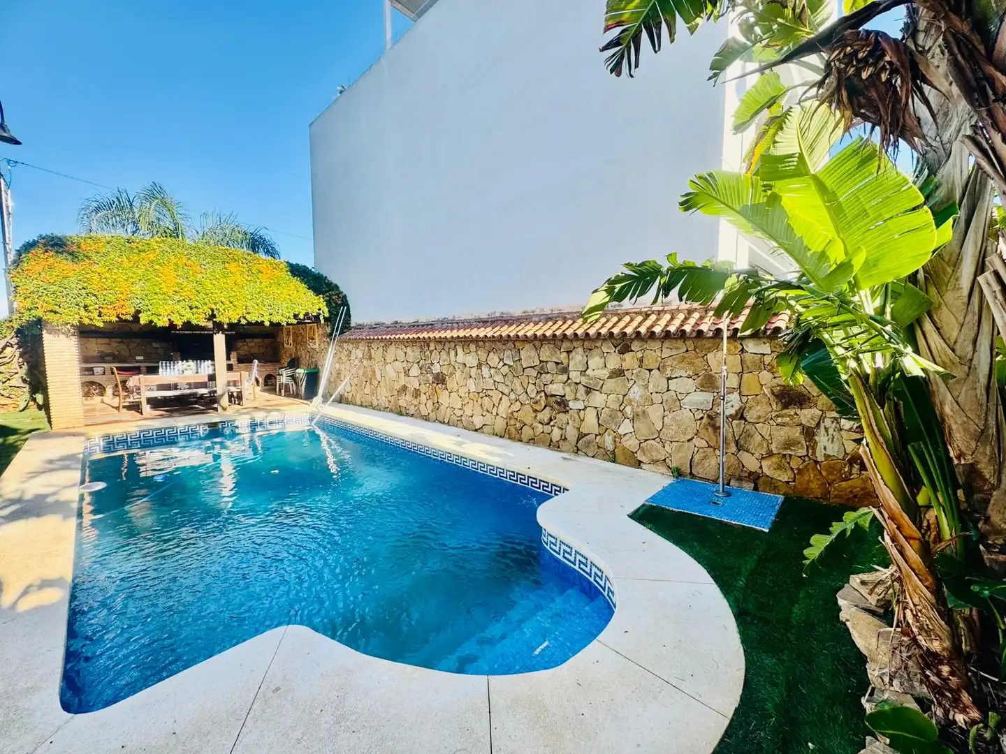 Swimming pool of Houses for sale in Mijas  with Air Conditioner, Heating and Private garden