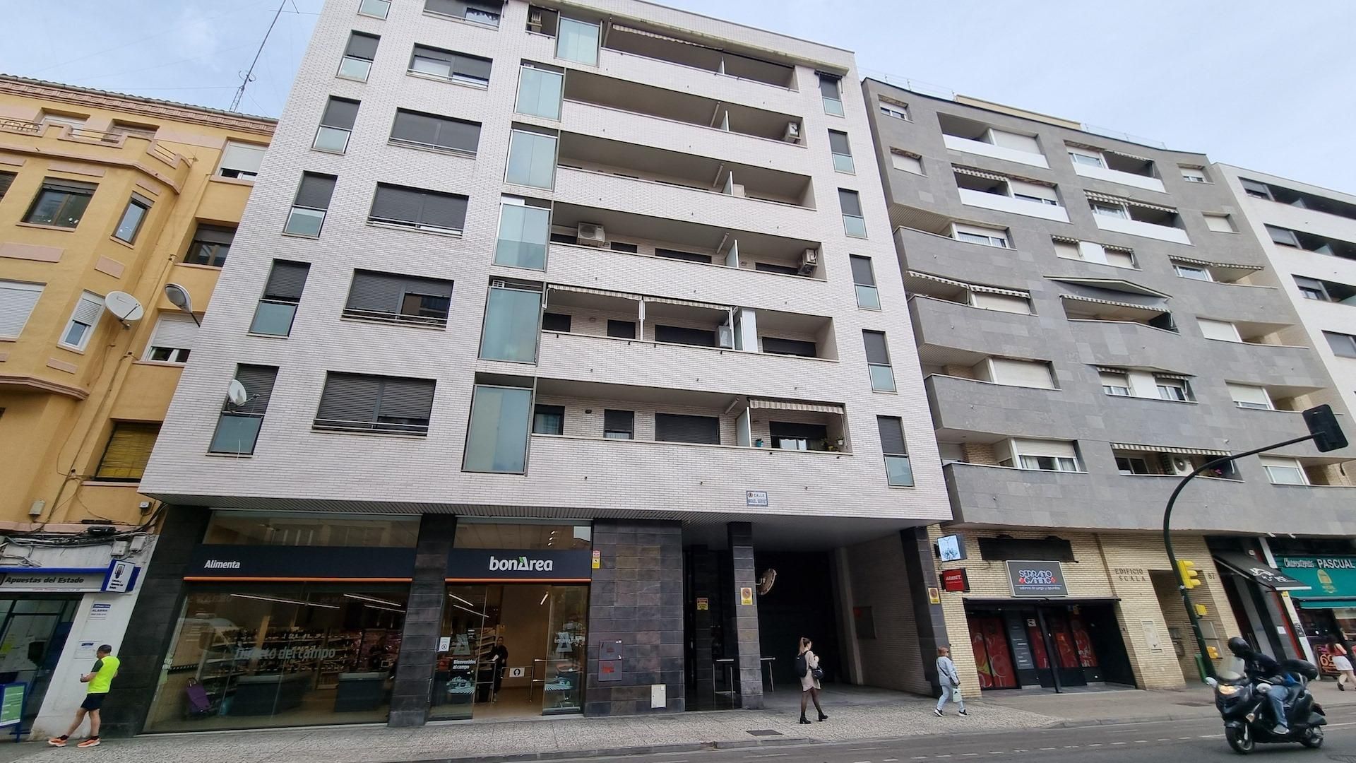 Vista exterior de Piso de alquiler en  Zaragoza Capital con Calefacción, Parquet y Terraza