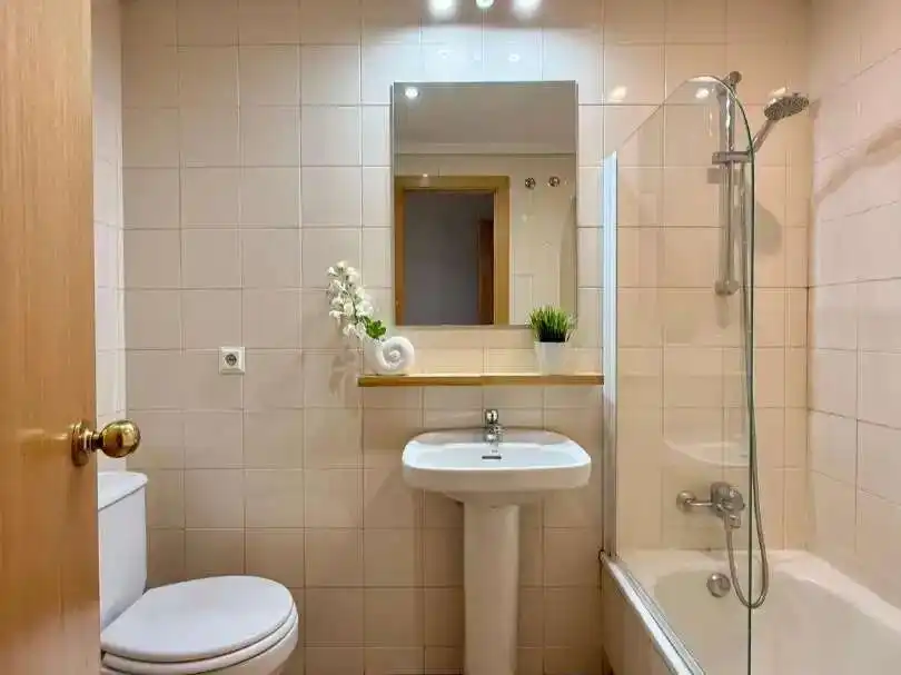 Baño de Piso en venta en Madrid con Terraza y Trastero