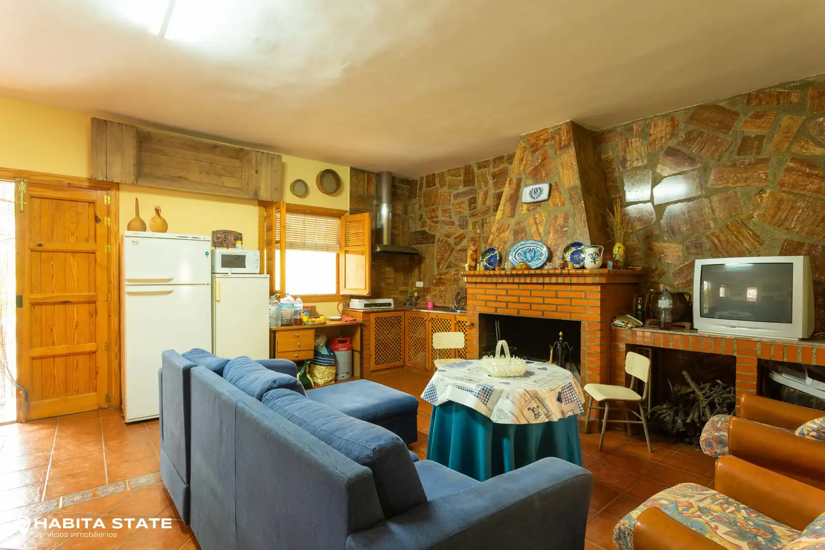 Sala d'estar de Finca rústica en venda en Canjáyar amb Jardí privat i Moblat