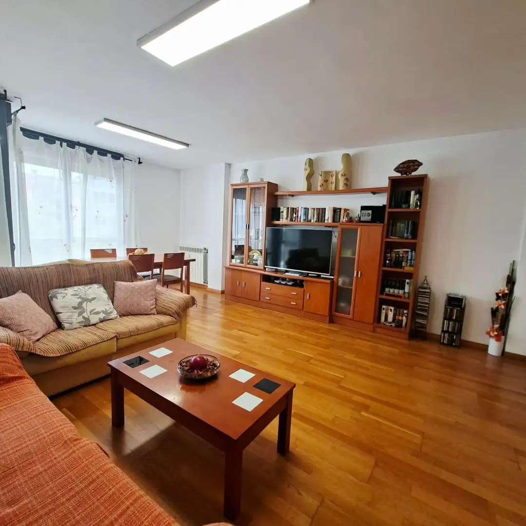 Sala d'estar de Pis en venda en Zaragoza amb Terrassa, Traster i Piscina