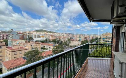 Exterior view of Flat for sale in  Barcelona Capital  with Air Conditioner