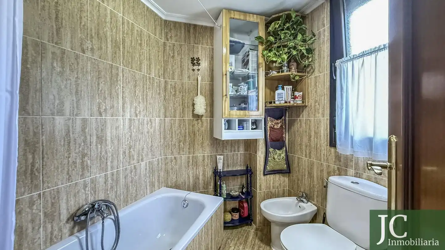 Baño de Planta baja en venta en Limpias con Calefacción, Jardín privado y Terraza