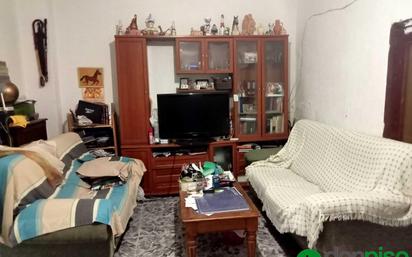 Sala d'estar de Casa adosada en venda en Oliva amb Terrassa