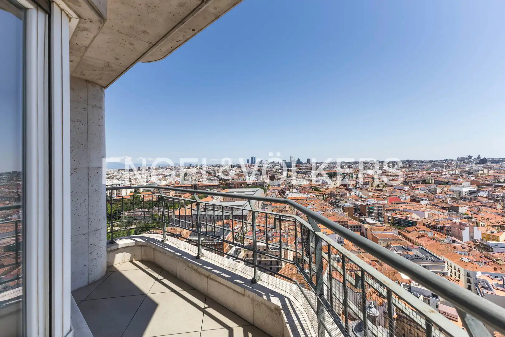 Außenansicht von Wohnung zur Miete in Madrid mit Heizung