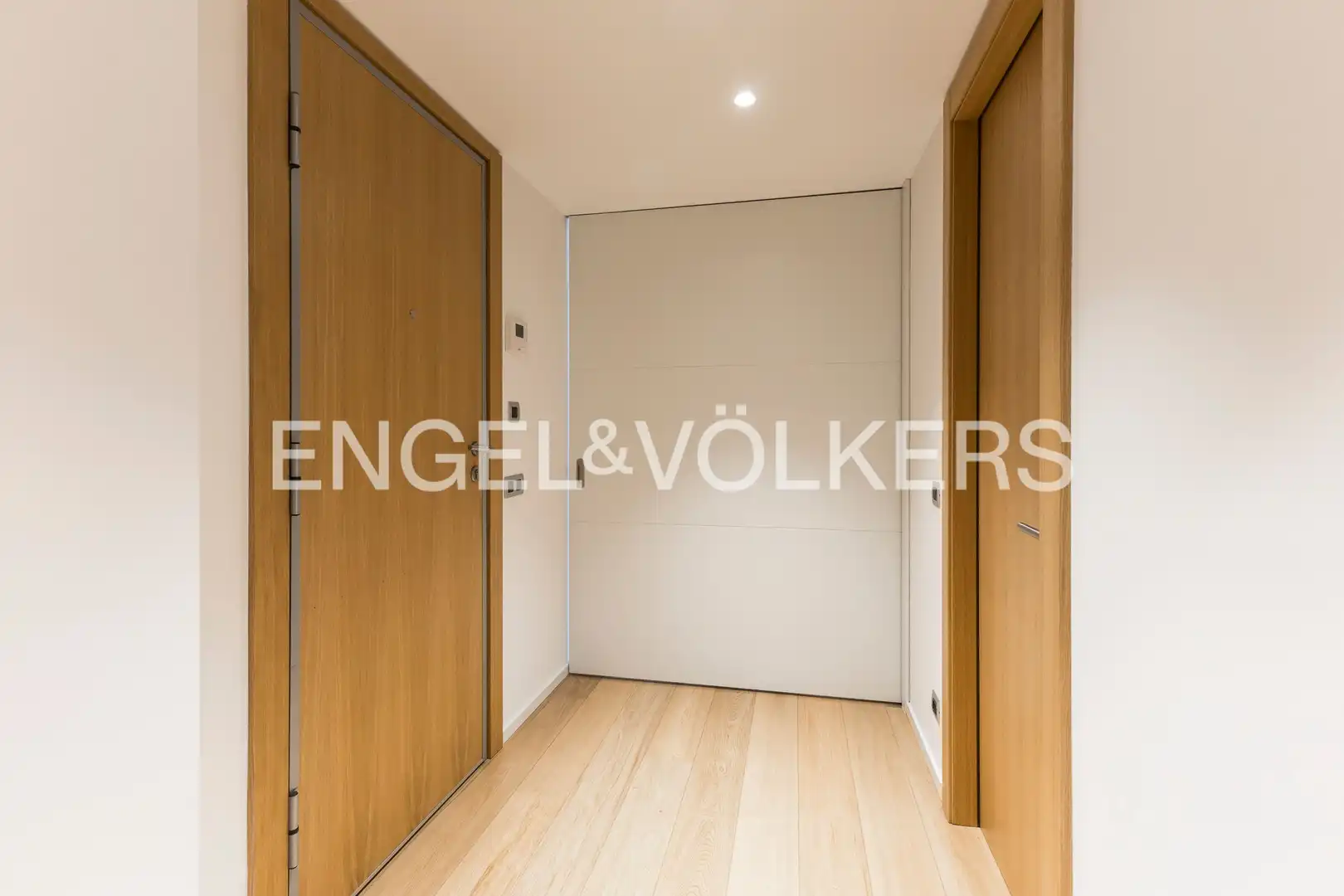 Flat for rent in Madrid  with Air Conditioner, Heating and Storage room