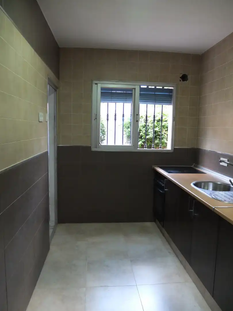 Cuina de Planta baixa en venda en Algeciras amb Terrassa, Traster i Moblat
