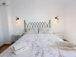 Dormitori de Finca rústica de lloguer en Almuñécar amb Aire condicionat, Jardí privat i Terrassa