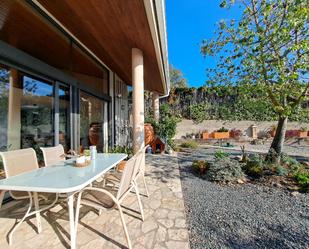 Terrassa de Casa o xalet en venda en Olesa de Montserrat amb Terrassa i Piscina