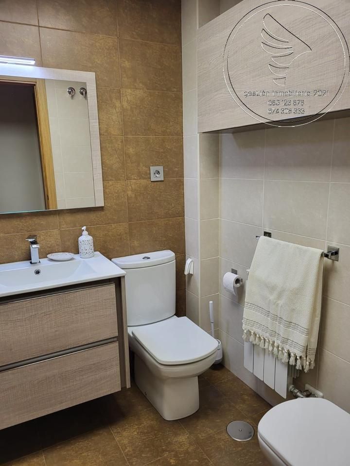 Bany de Dúplex en venda en Linares amb Aire condicionat