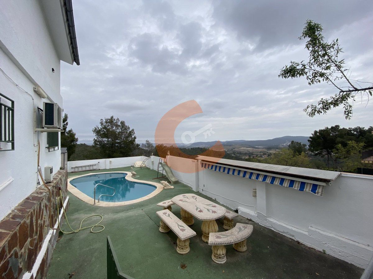 Piscina de Casa o xalet en venda en La Bisbal del Penedès amb Aire condicionat, Calefacció i Terrassa