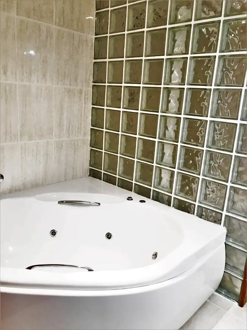 Bathroom of Apartments for rent in El Campello  with Private garden, Balcony and Community pool