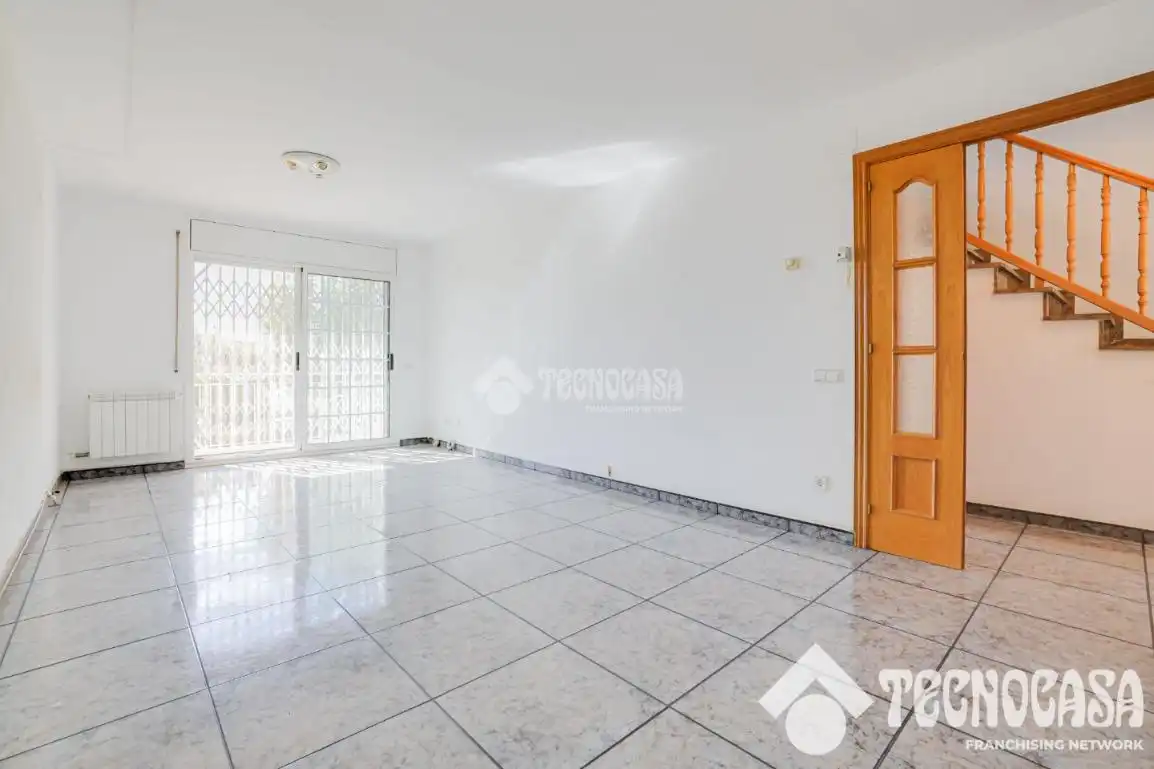 Casa pareada con terraza en venta en Sant Vicenç Dels Horts, imagen 4