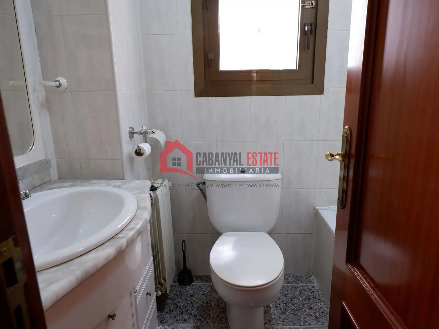 Bany de Apartament de lloguer en Valencia amb Aire condicionat, Moblat i Balcó