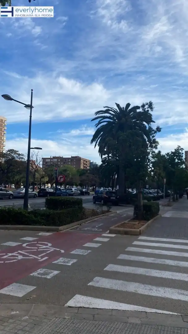 Vista exterior de Garaje de alquiler en Valencia