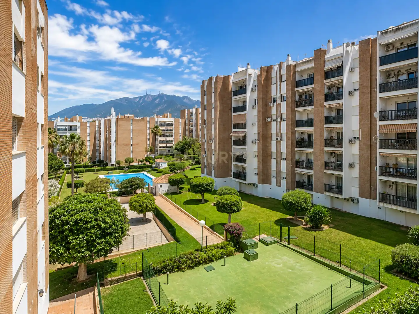 Flat with terrace for sale in Av. las Palmeras, Benalmádena, Spain, imagen 3