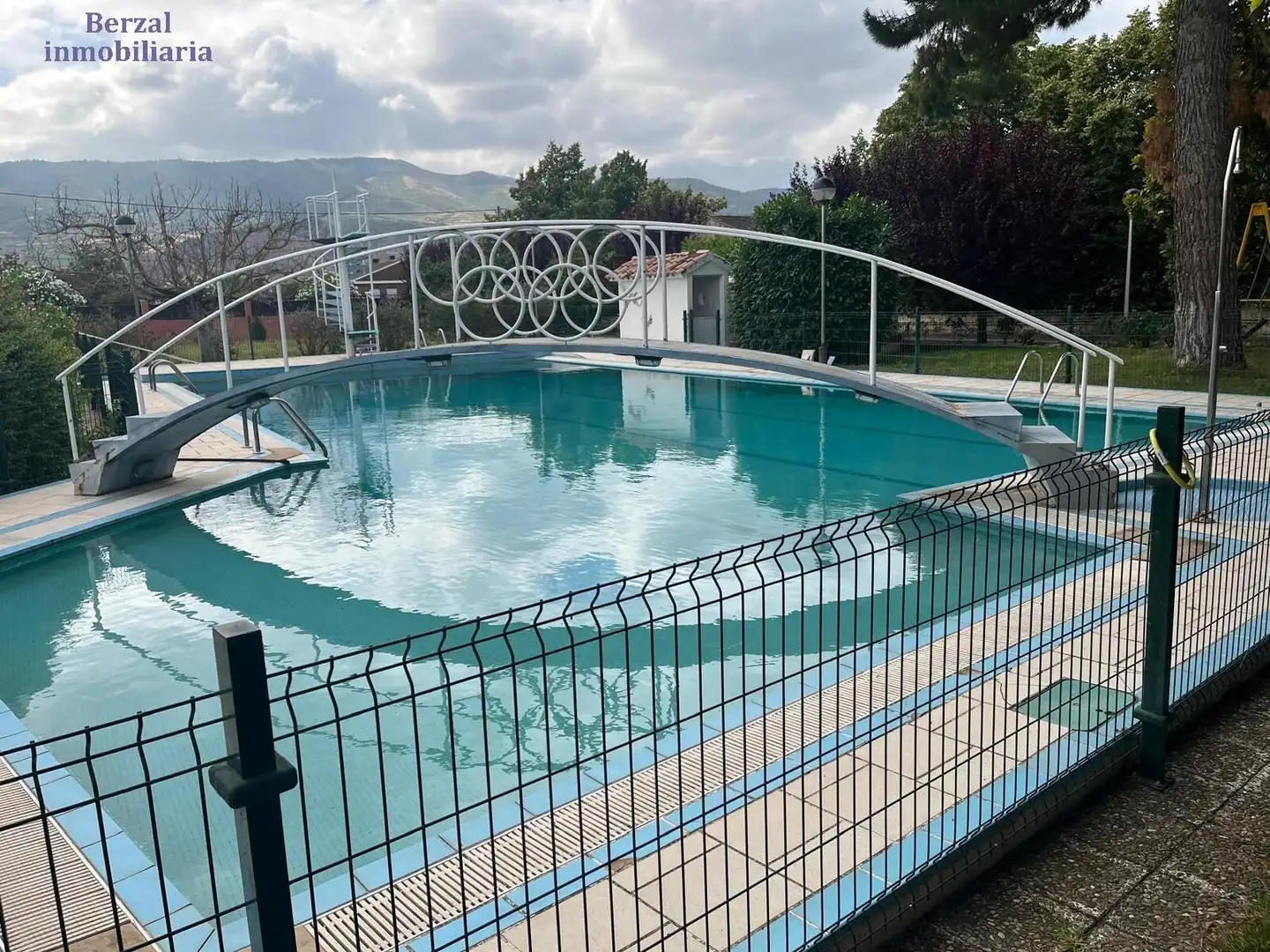 Piscina de Casa o xalet en venda en Nalda amb Jardí privat, Terrassa i Traster
