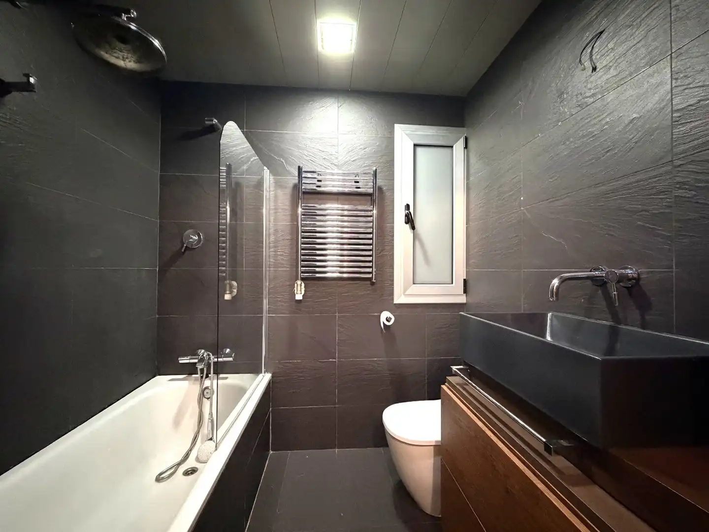 Baño de Piso en venta en Badalona con Aire acondicionado, Parquet y Horno