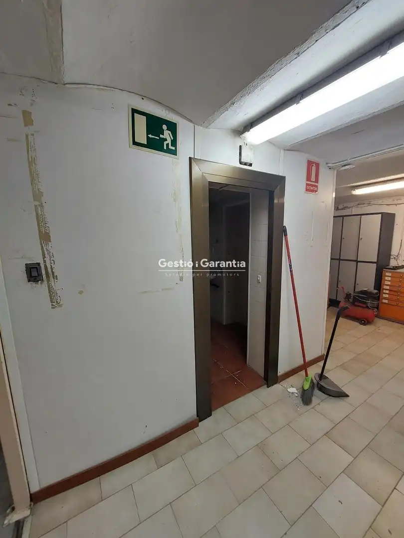 Local comercial de lloguer a Comte Borrell, imagen 6