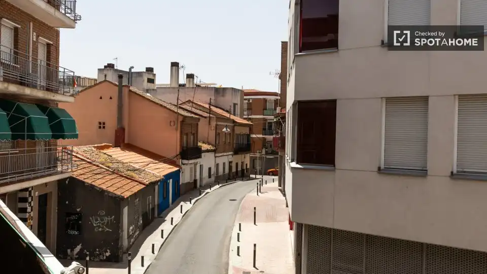 Vista exterior de Piso para compartir en Alcobendas con Aire acondicionado, Calefacción y Terraza