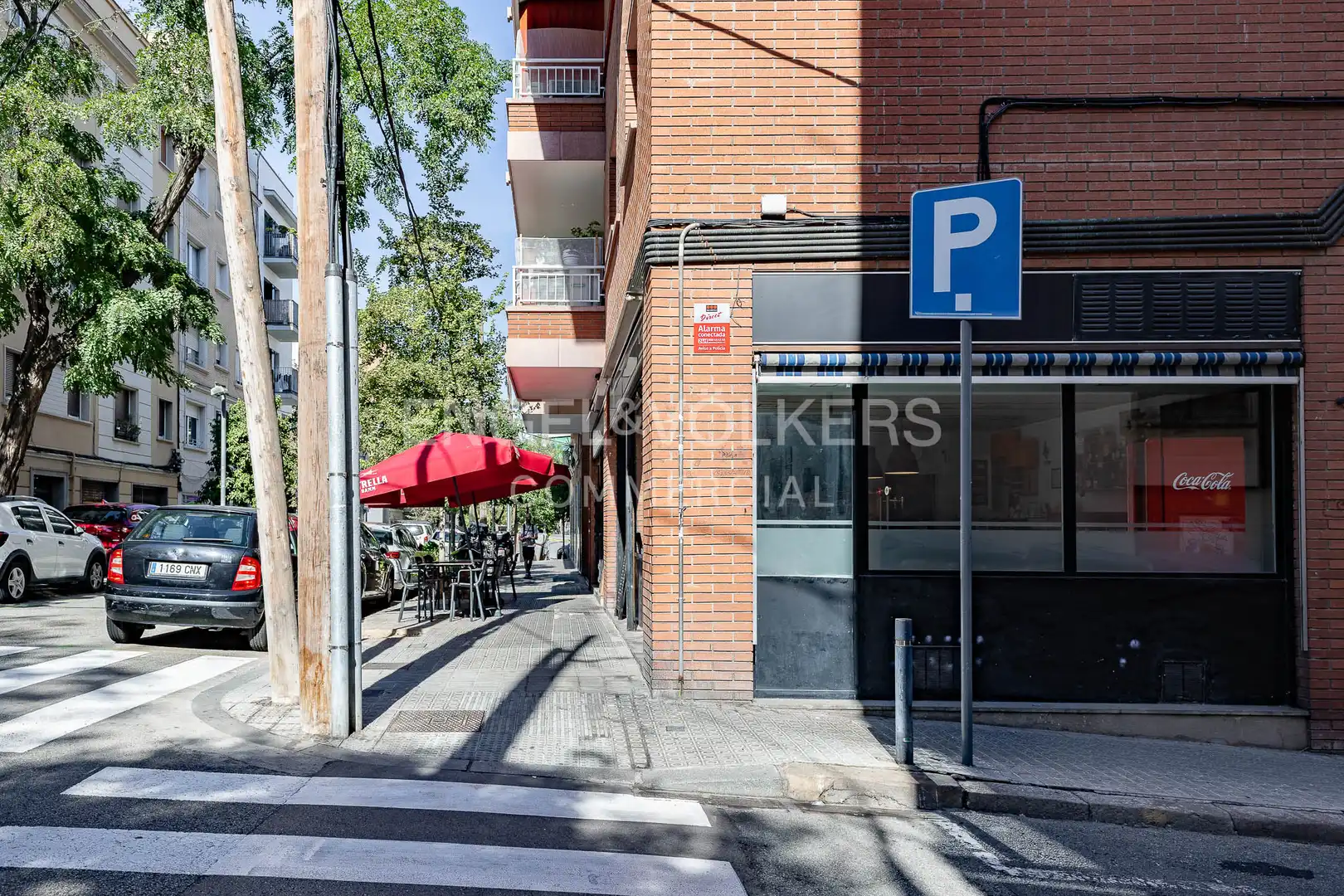 Vista exterior de Local de lloguer en Barcelona amb Terrassa