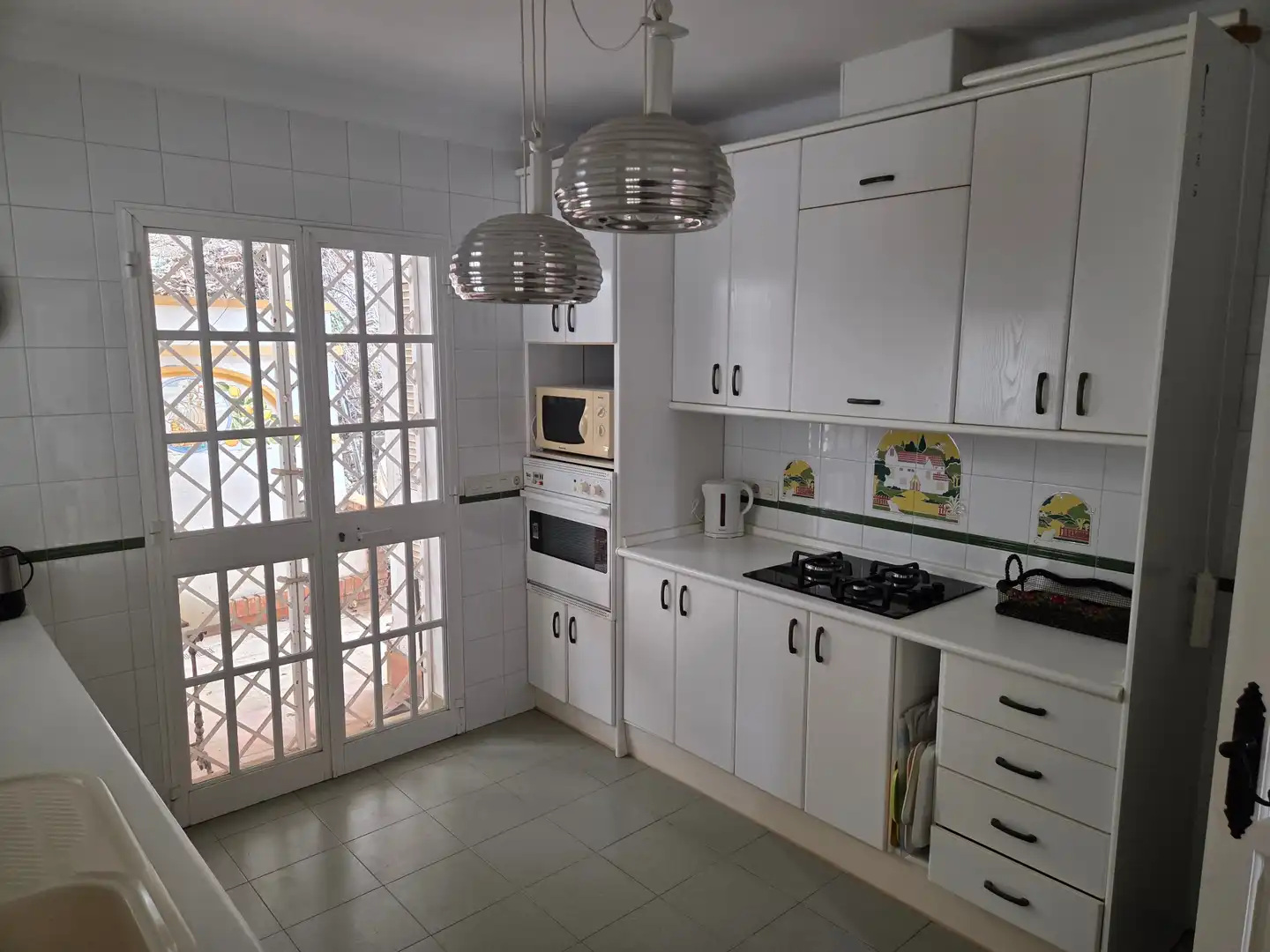 Cocina de Casa o chalet en venta en Vélez-Málaga con Aire acondicionado, Jardín privado y Terraza