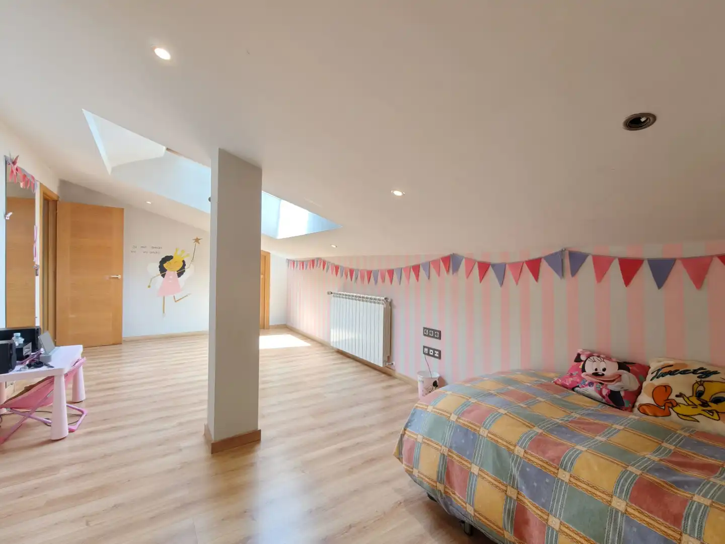 Dormitori de Casa o xalet en venda en Siero amb Jardí privat, Terrassa i Traster