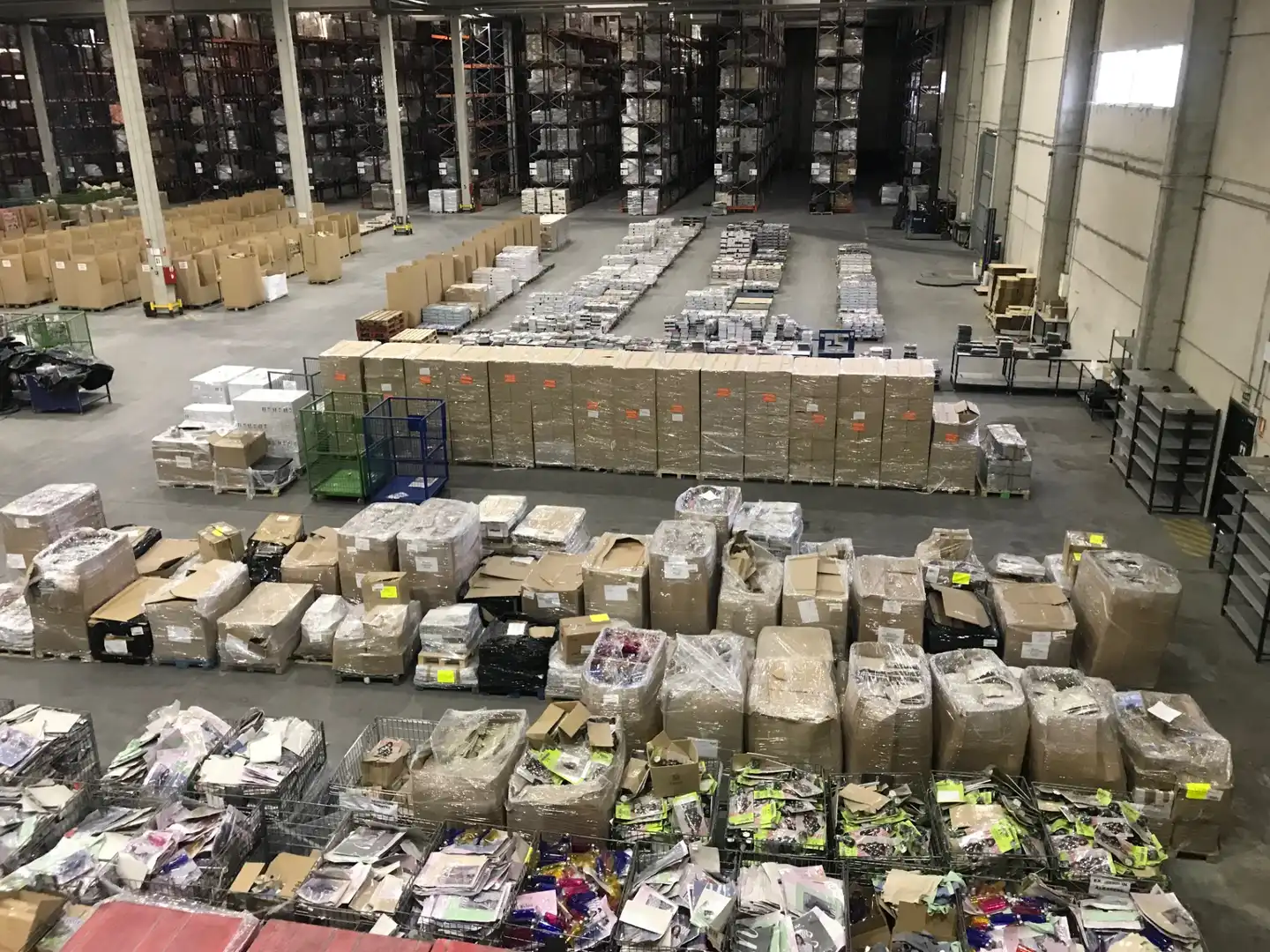 Nau industrial de lloguer en Alovera amb Calefacció i Alarma