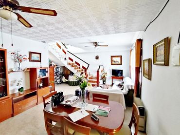 Casa amb balcó en venda a Martiricos - La Roca