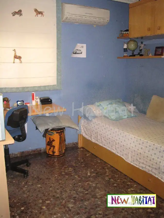 Habitación de Piso en venta en Castellón de la Plana / Castelló de la Plana con Aire acondicionado, Calefacción y Terraza
