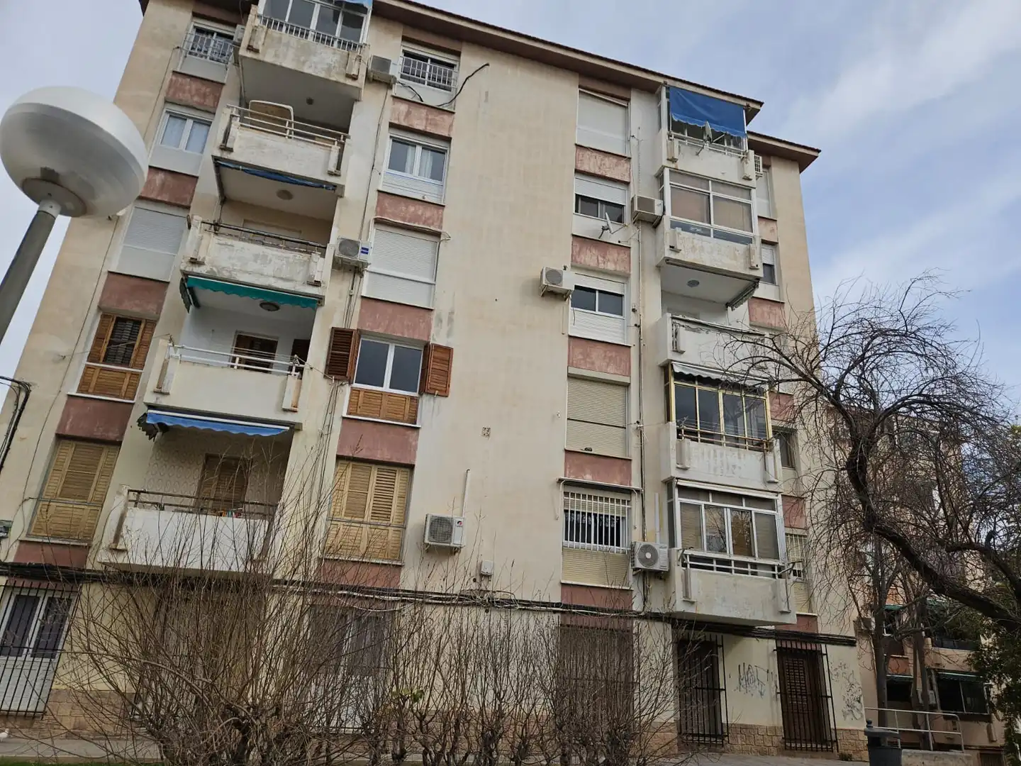 Vista exterior de Pis en venda en Alicante / Alacant amb Moblat i Balcó