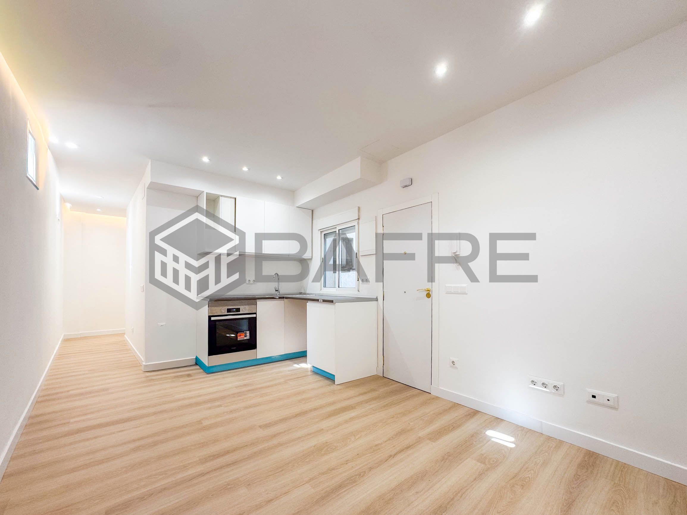 Vista exterior de Piso en venta en  Madrid Capital con Balcón