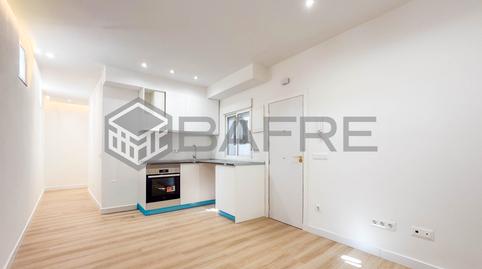 Foto 3 de Piso en venta en Calle Marcelo Usera, Moscardó,  Madrid Capital