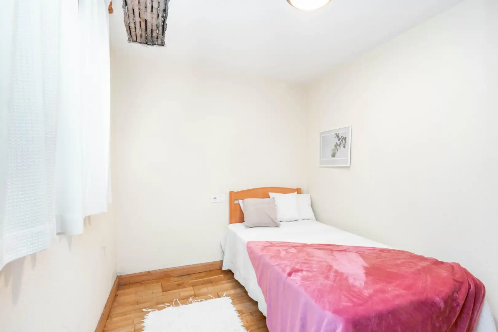 Habitación de Apartamento en venta en Ribadesella con Calefacción y Balcón