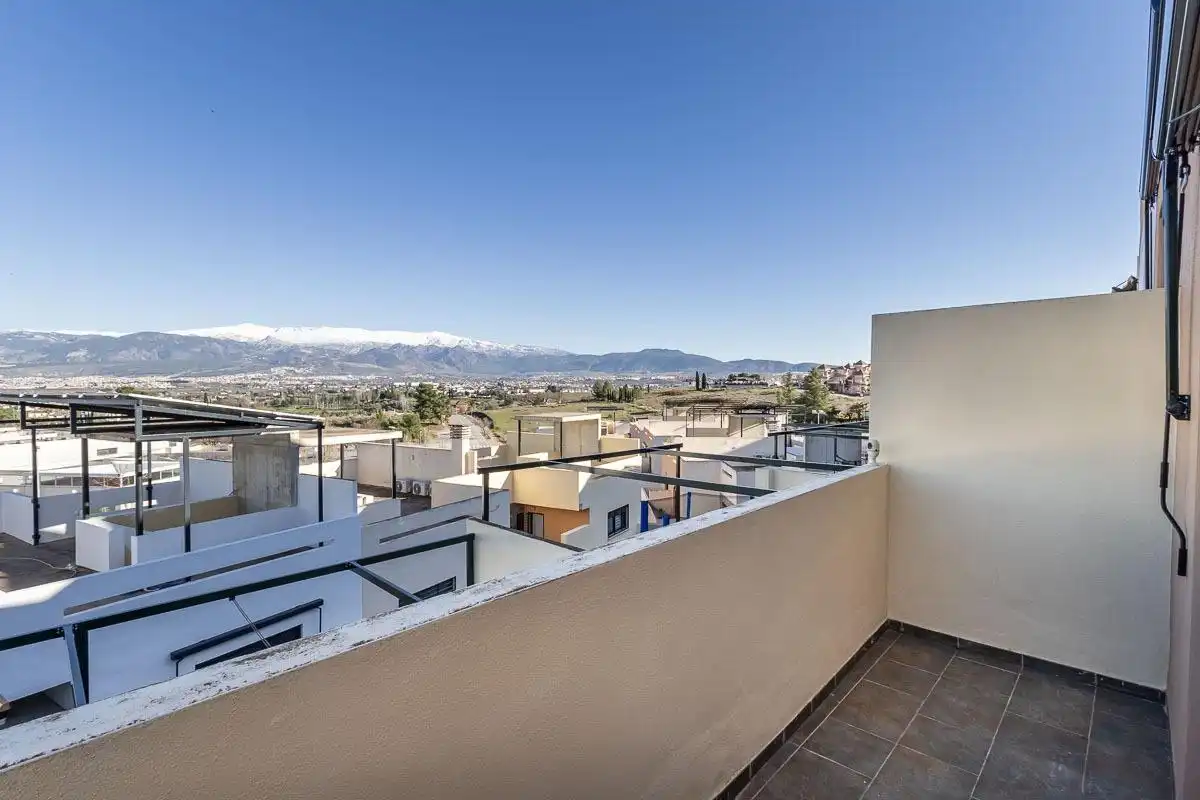 Terraza de Casa adosada en venta en Las Gabias con Piscina comunitaria