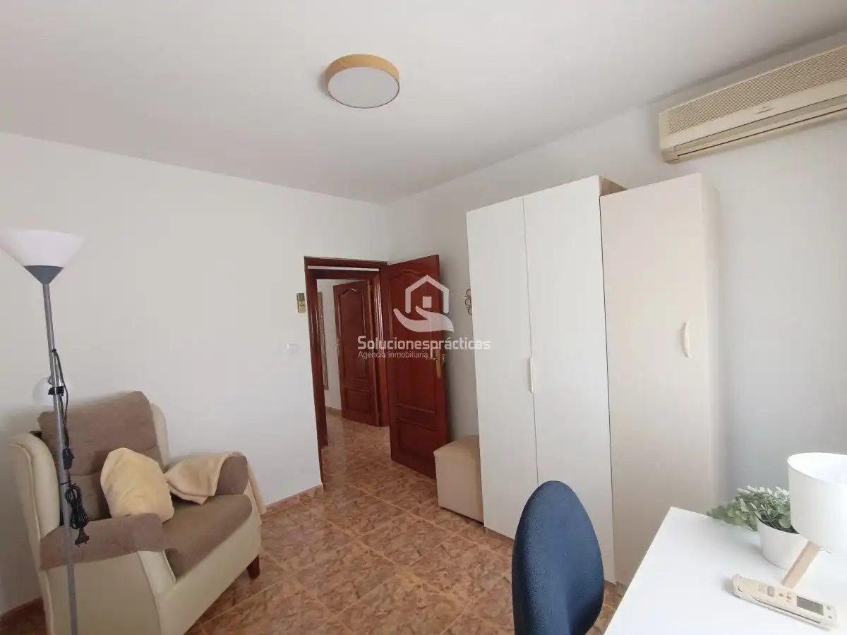 Wohnung zur Miete in Martos mit Klimaanlage, Heizung und Terrasse