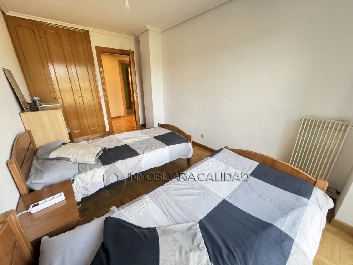 Habitación de Piso de alquiler en Burgos con Calefacción y Amueblado