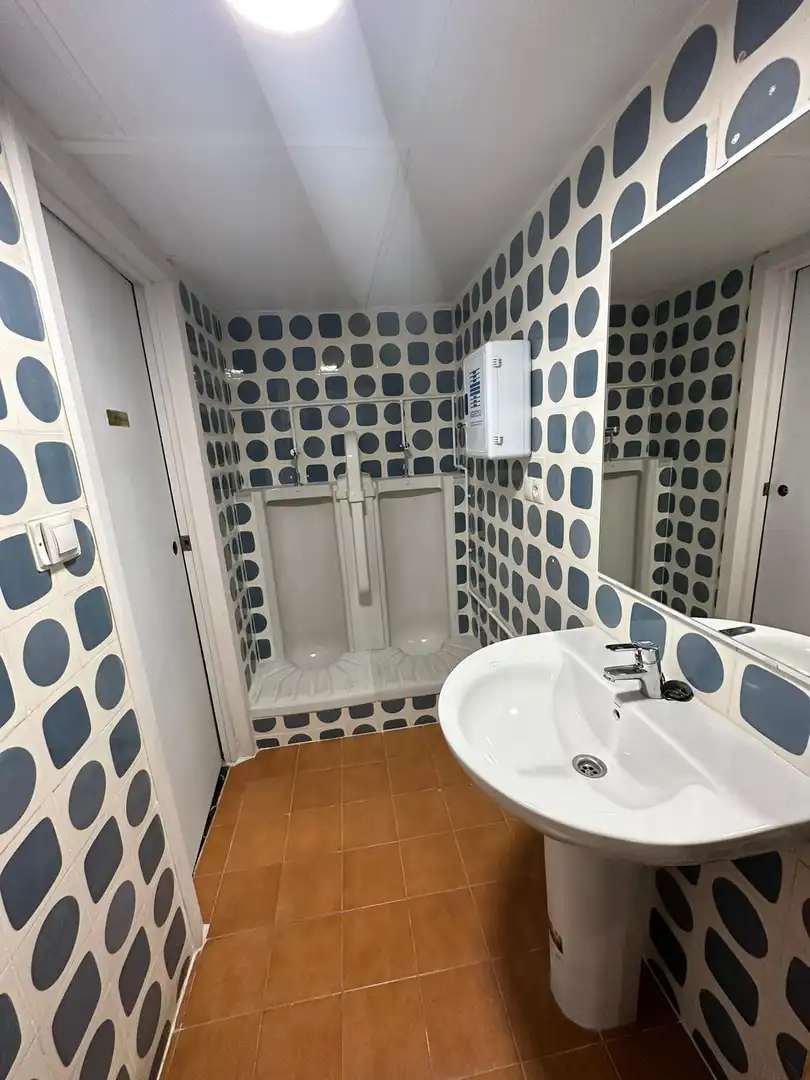 Baño de Oficina de alquiler en Valencia con Aire acondicionado