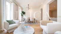 Living room of Flat for sale in  Madrid Capital  with Air Conditioner, Heating and Storage room