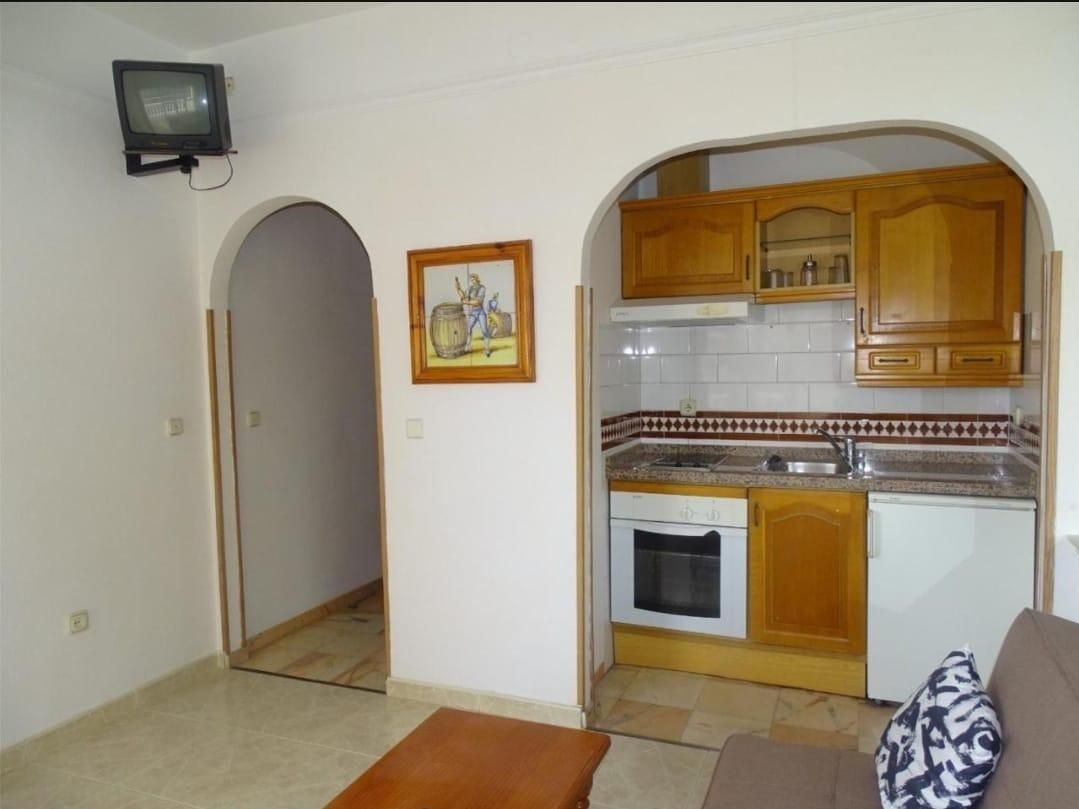 Cuina de Estudi en venda en Torremolinos amb Terrassa i Piscina comunitària