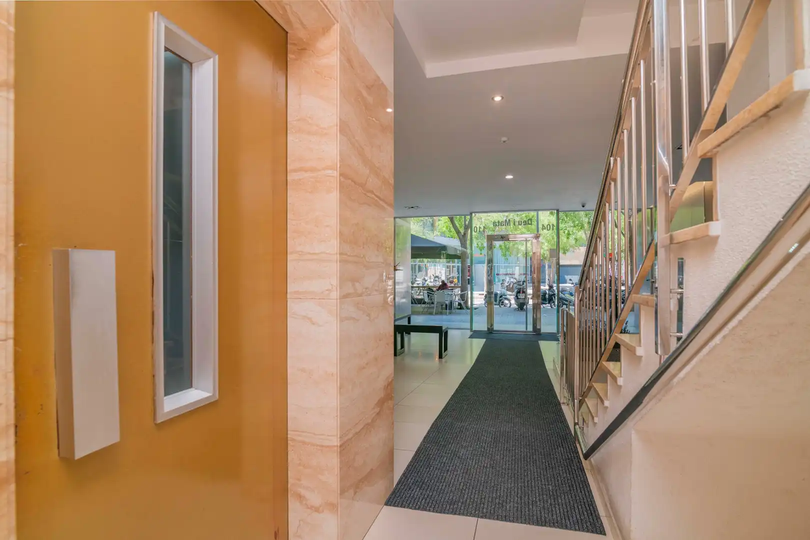 Piso en venta en Barcelona con Aire acondicionado, Calefacción y Balcón