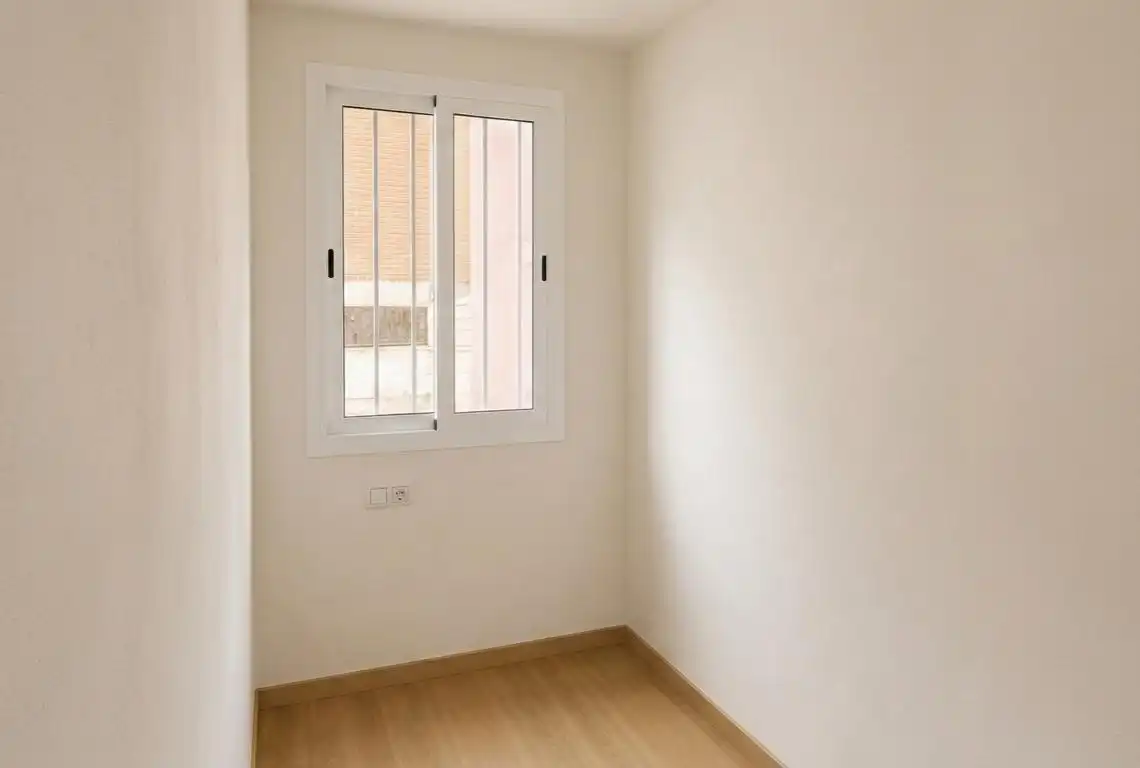 Bedroom of Flat for sale in Cornellà de Llobregat  with Furnished