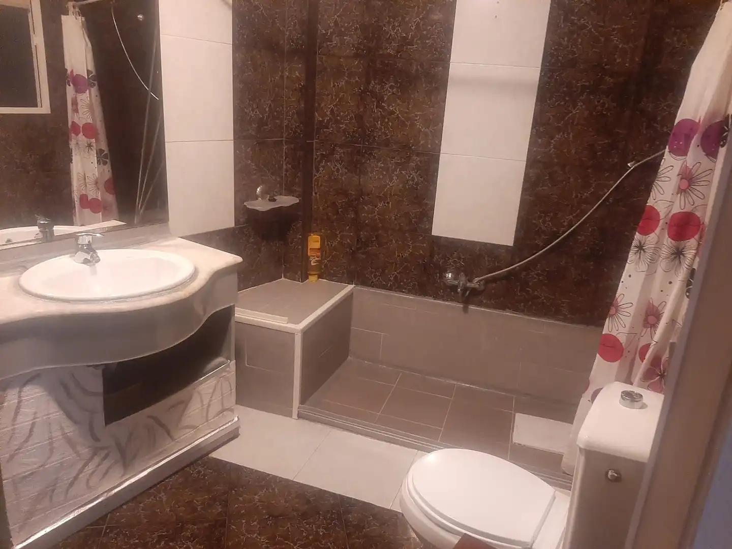 Badezimmer von Wohnungen zur Miete in Albolote mit Möbliert