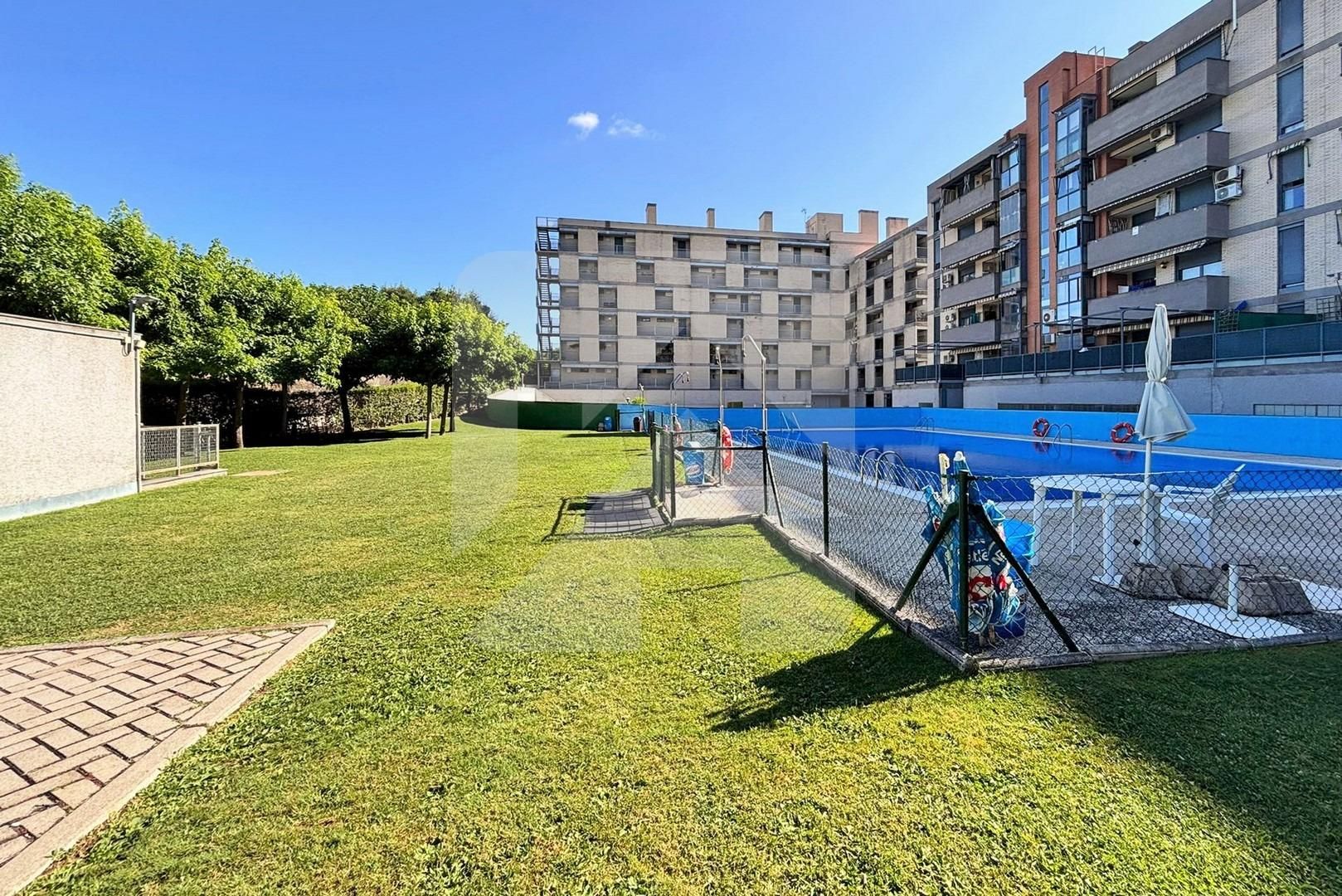 Vista exterior de Pis en venda en Valdemoro amb Calefacció, Jardí privat i Traster
