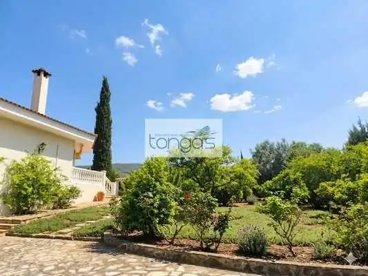 Chalet con piscina en venta en Xàtiva